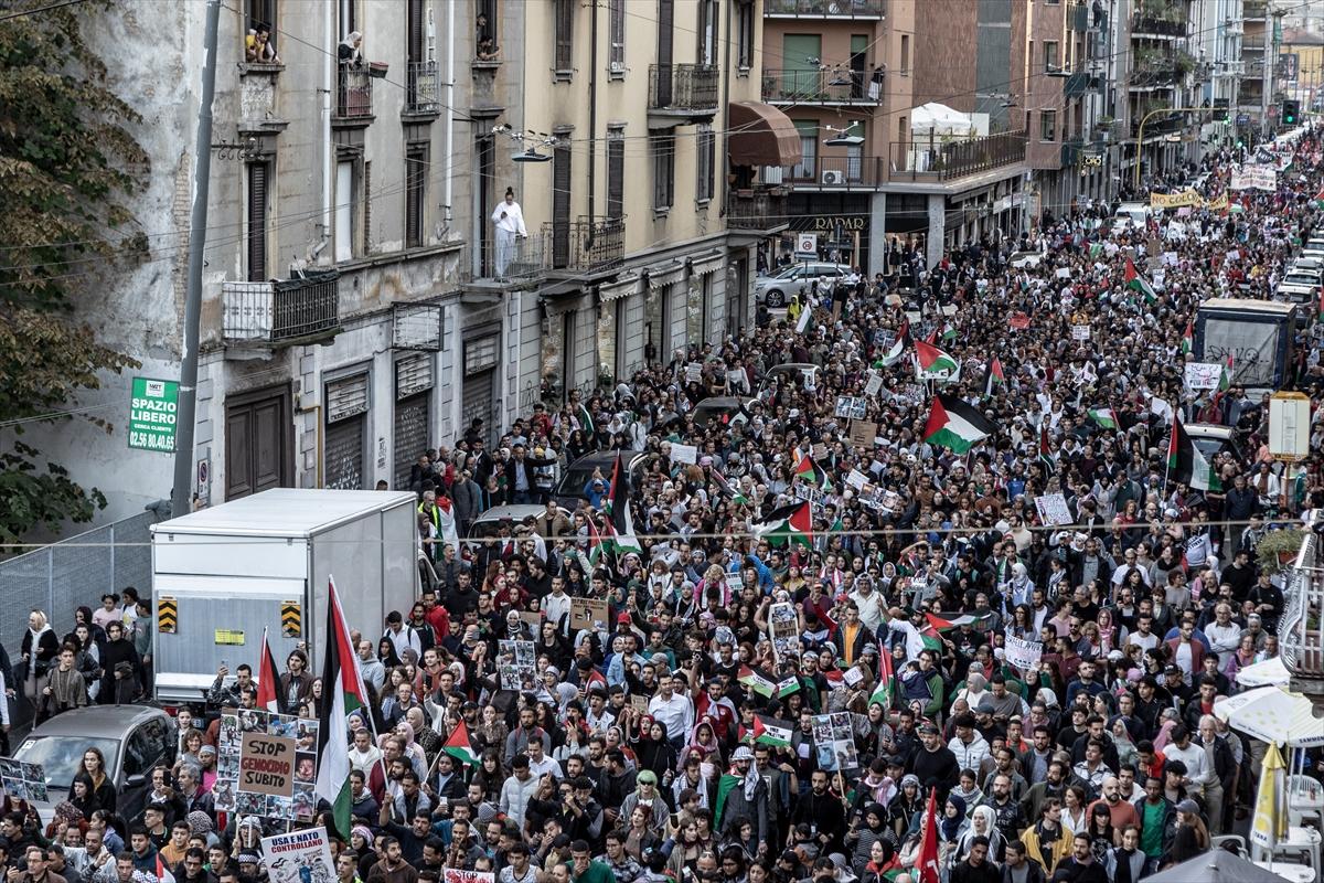 Dünyanın dört bir yanından Filistin'e destek gösterisi