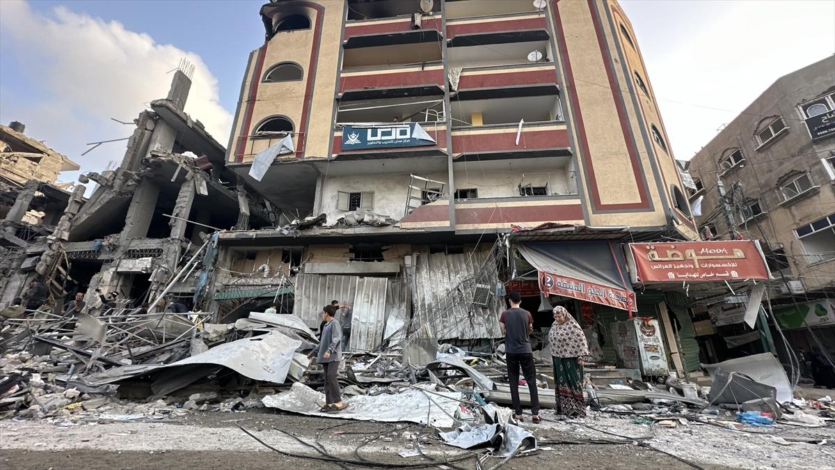 Abluka altındaki Gazze'de 16'ncı gün...