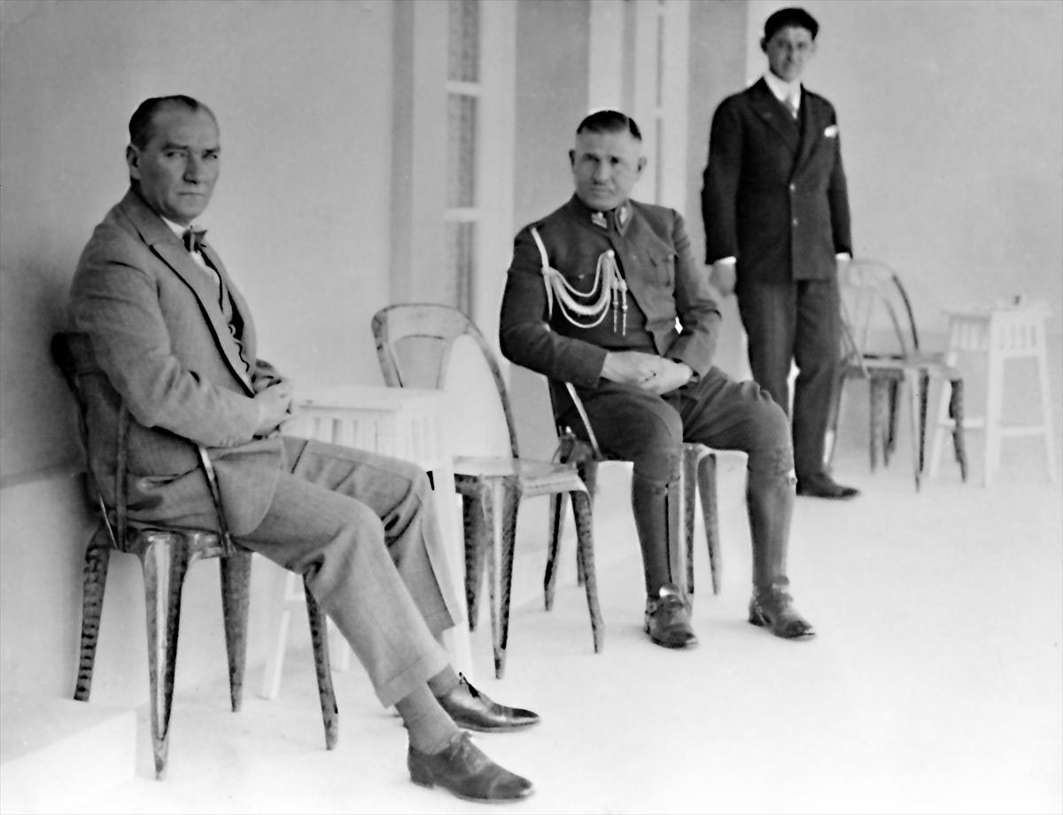 100 fotoğraf ile Mustafa Kemal Atatürk