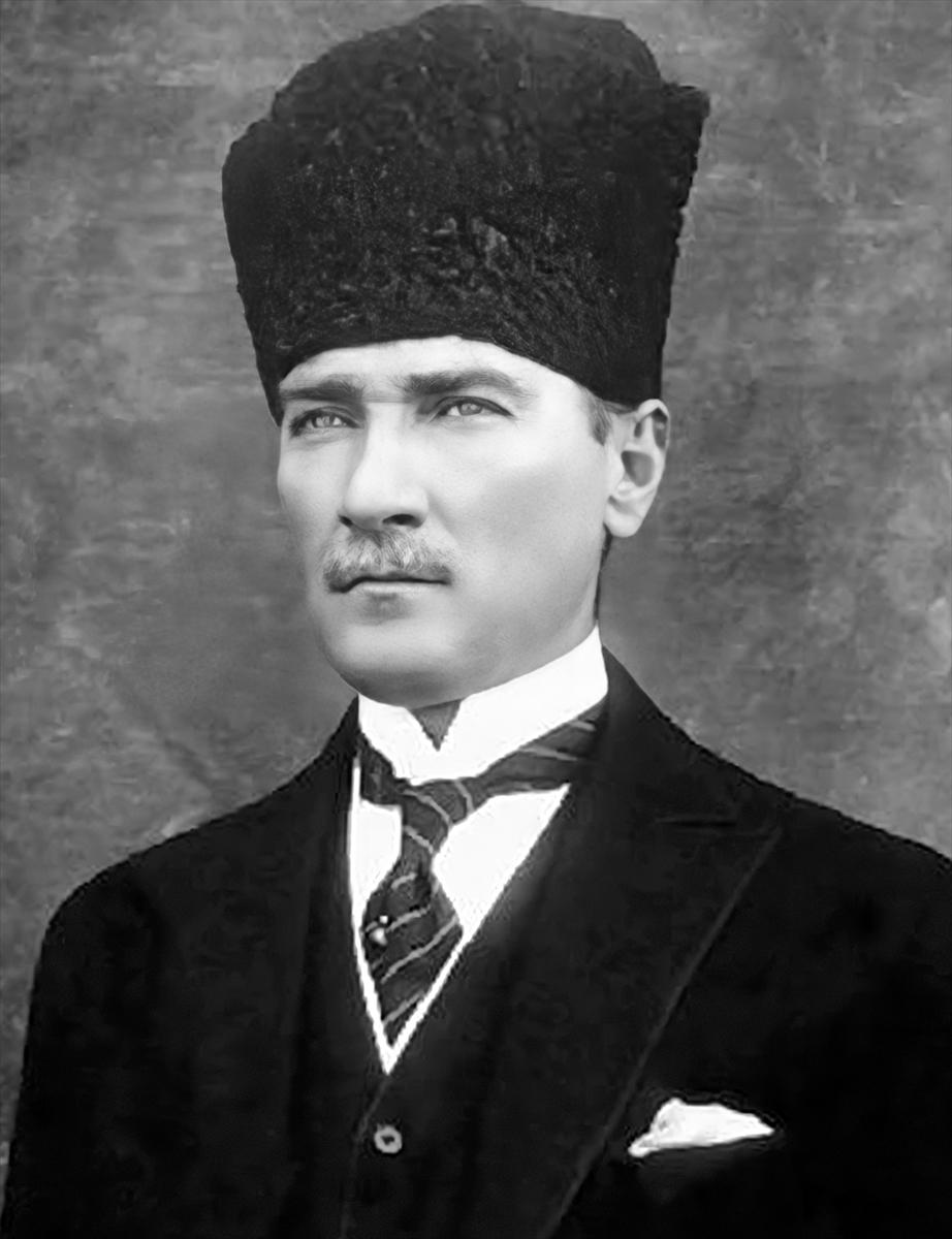 100 fotoğraf ile Mustafa Kemal Atatürk