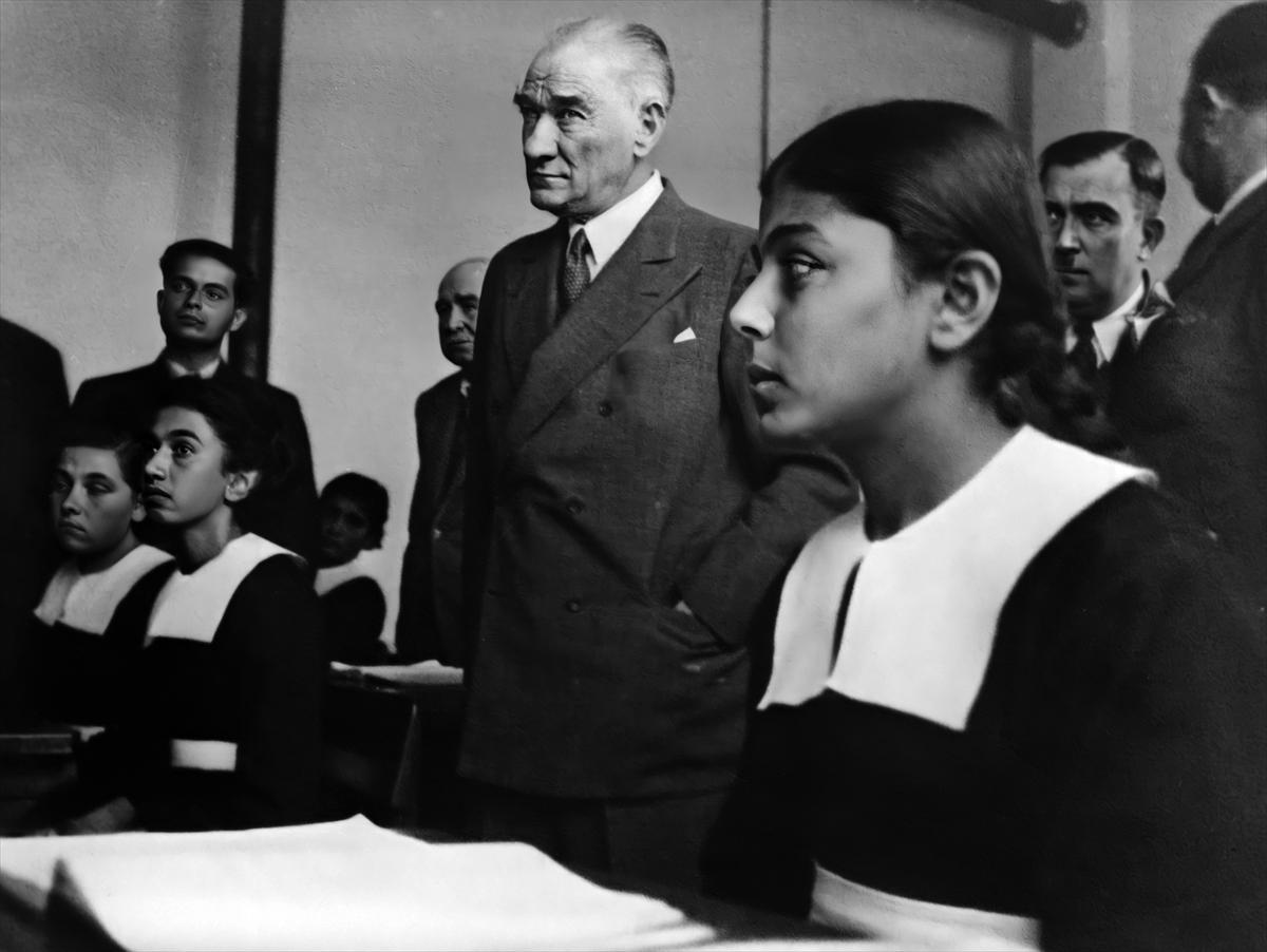 100 fotoğraf ile Mustafa Kemal Atatürk