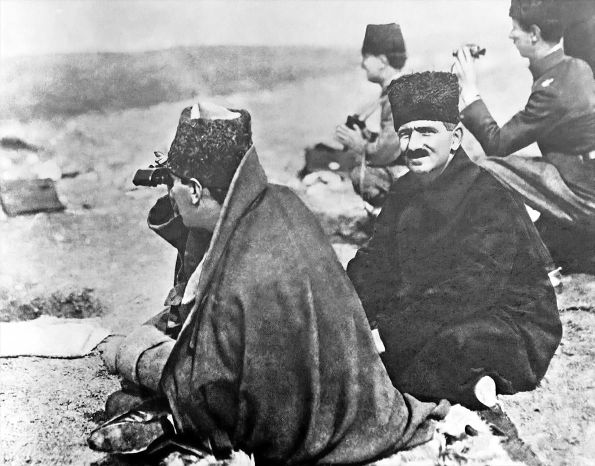 100 fotoğraf ile Mustafa Kemal Atatürk
