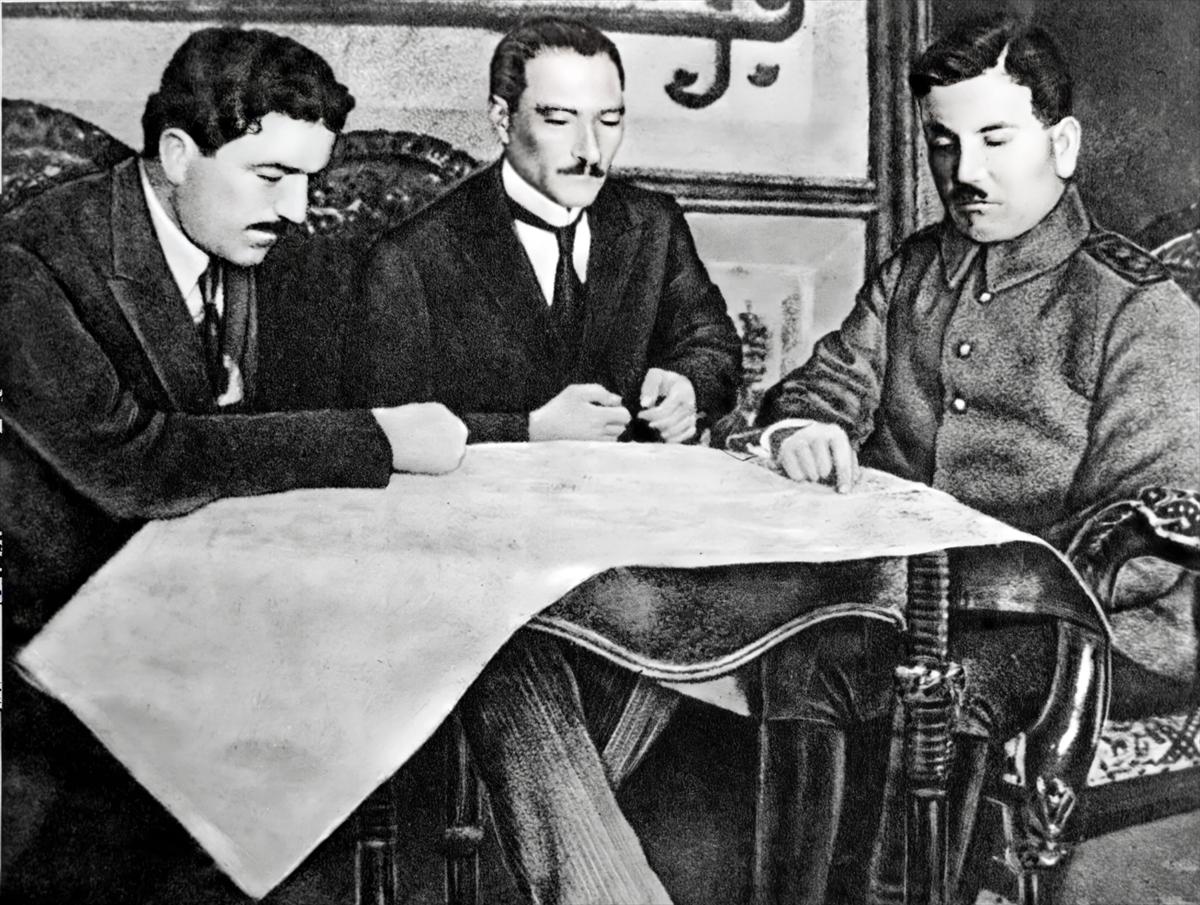 100 fotoğraf ile Mustafa Kemal Atatürk