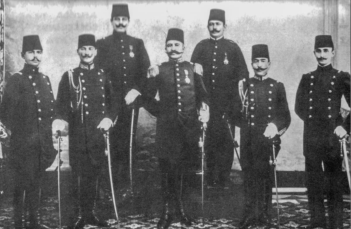 100 fotoğraf ile Mustafa Kemal Atatürk