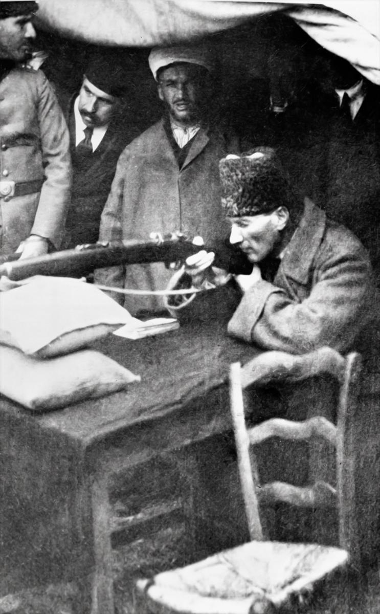 100 fotoğraf ile Mustafa Kemal Atatürk