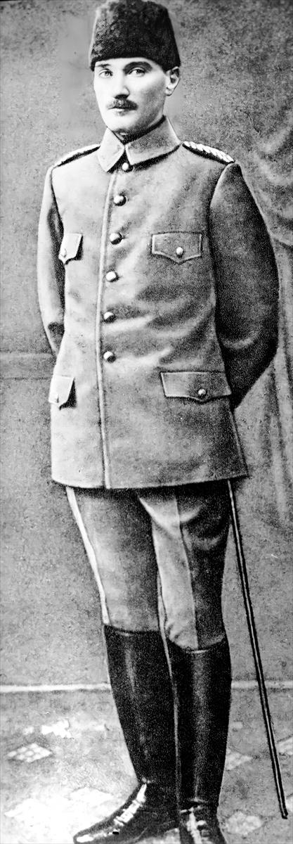 100 fotoğraf ile Mustafa Kemal Atatürk