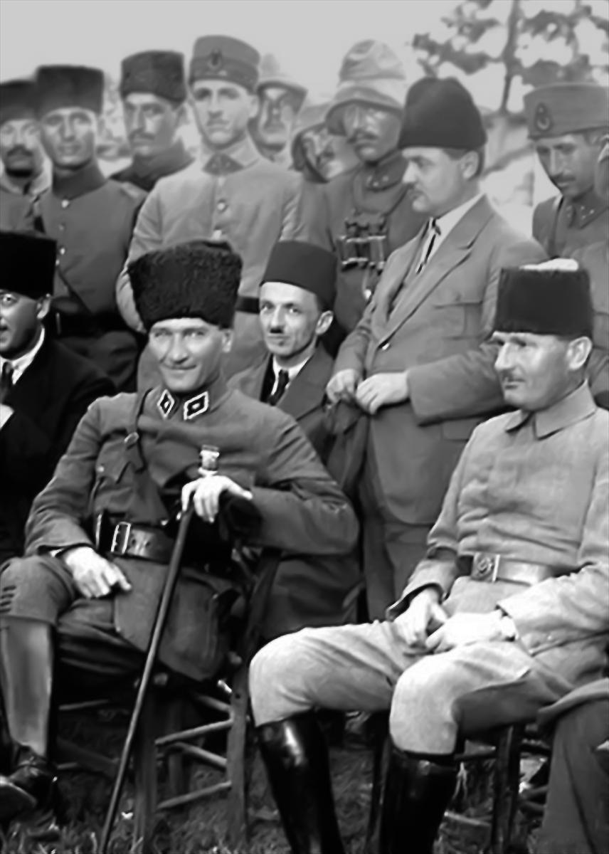 100 fotoğraf ile Mustafa Kemal Atatürk