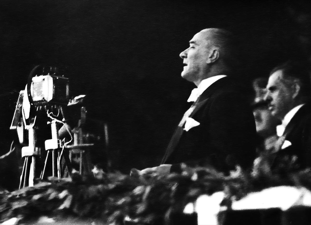 100 fotoğraf ile Mustafa Kemal Atatürk