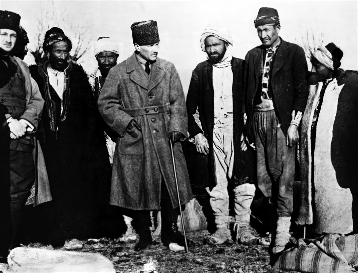 100 fotoğraf ile Mustafa Kemal Atatürk