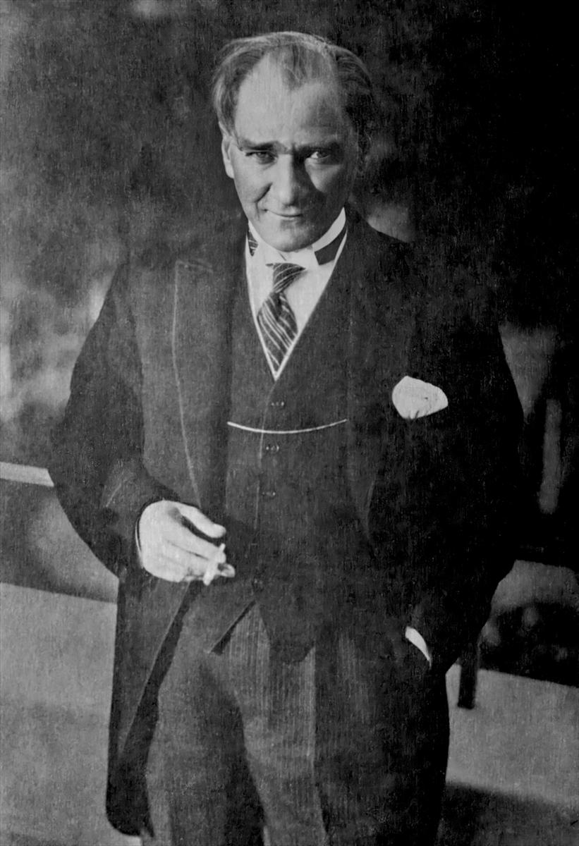 100 fotoğraf ile Mustafa Kemal Atatürk