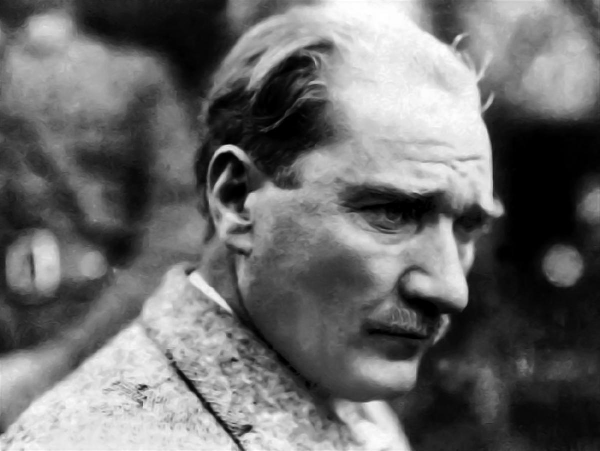 100 fotoğraf ile Mustafa Kemal Atatürk