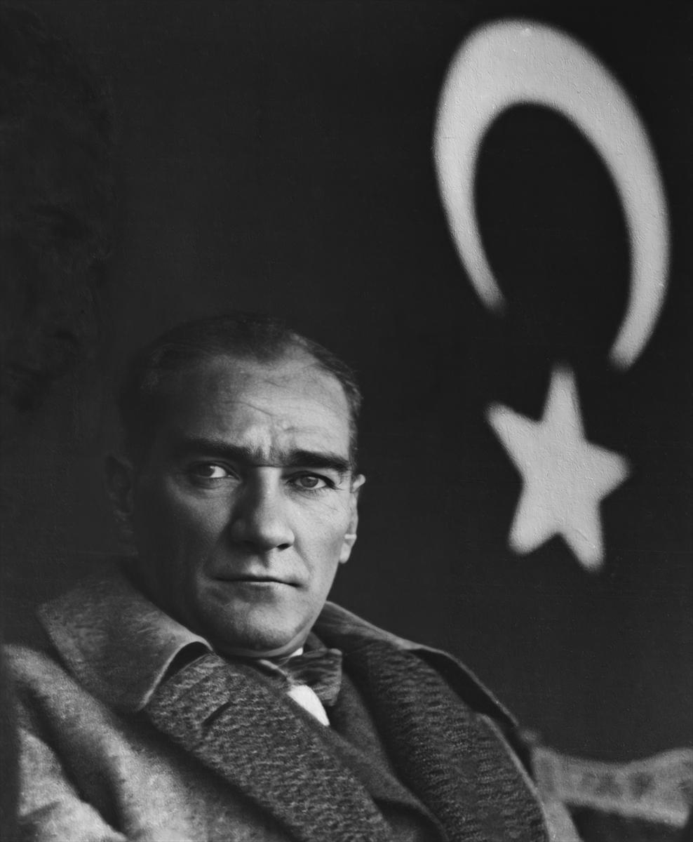 100 fotoğraf ile Mustafa Kemal Atatürk