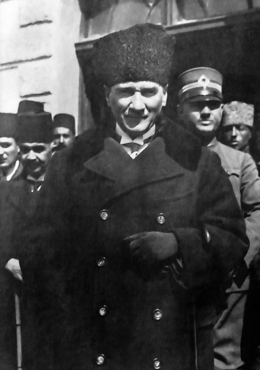100 fotoğraf ile Mustafa Kemal Atatürk