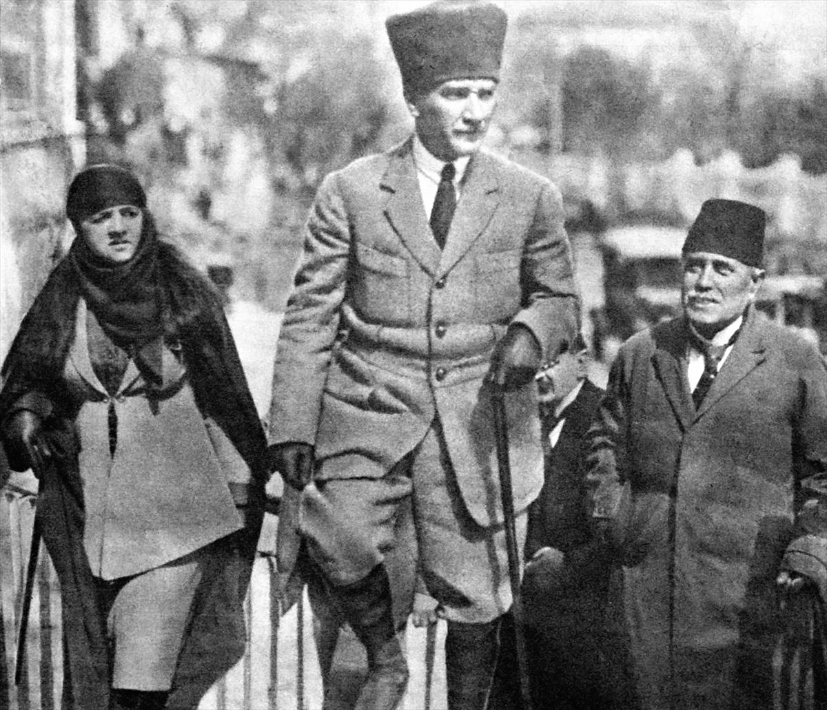 100 fotoğraf ile Mustafa Kemal Atatürk