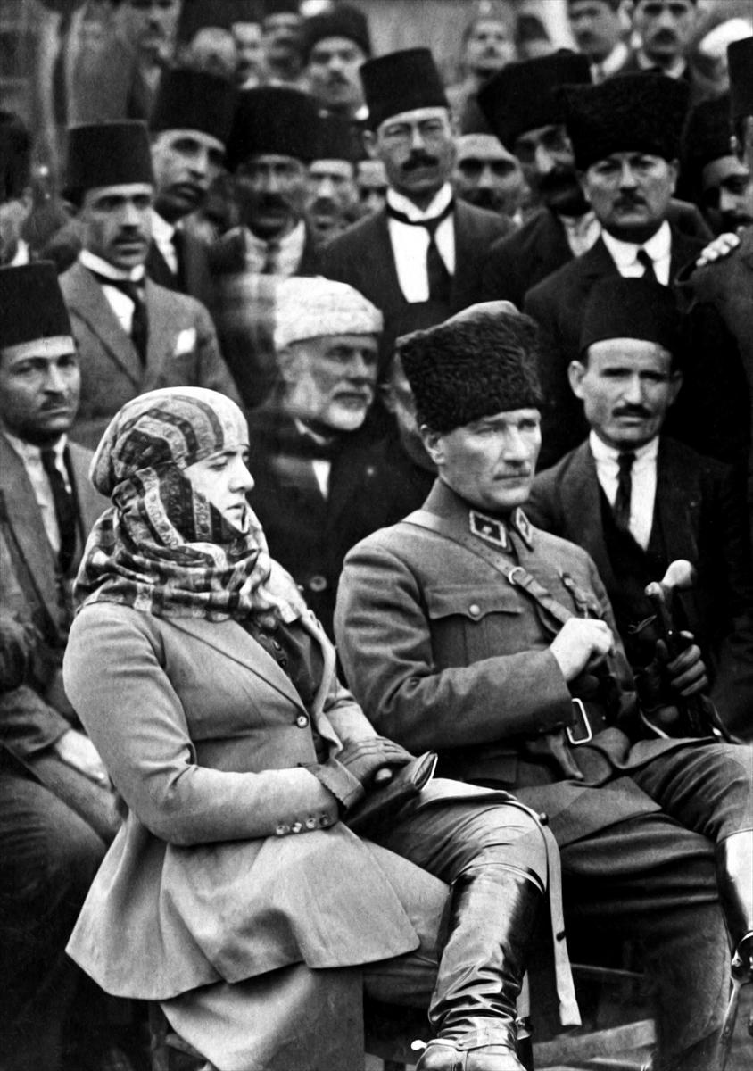 100 fotoğraf ile Mustafa Kemal Atatürk
