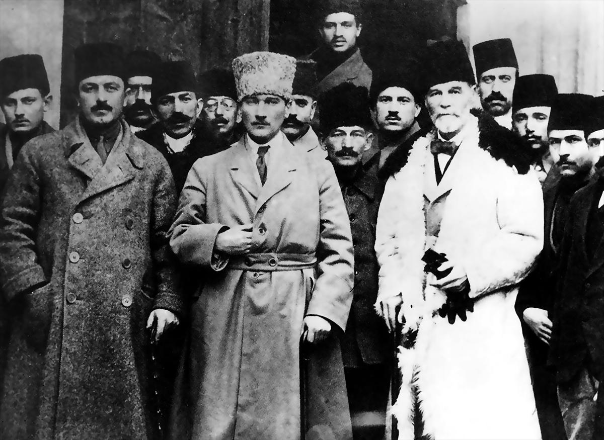 100 fotoğraf ile Mustafa Kemal Atatürk