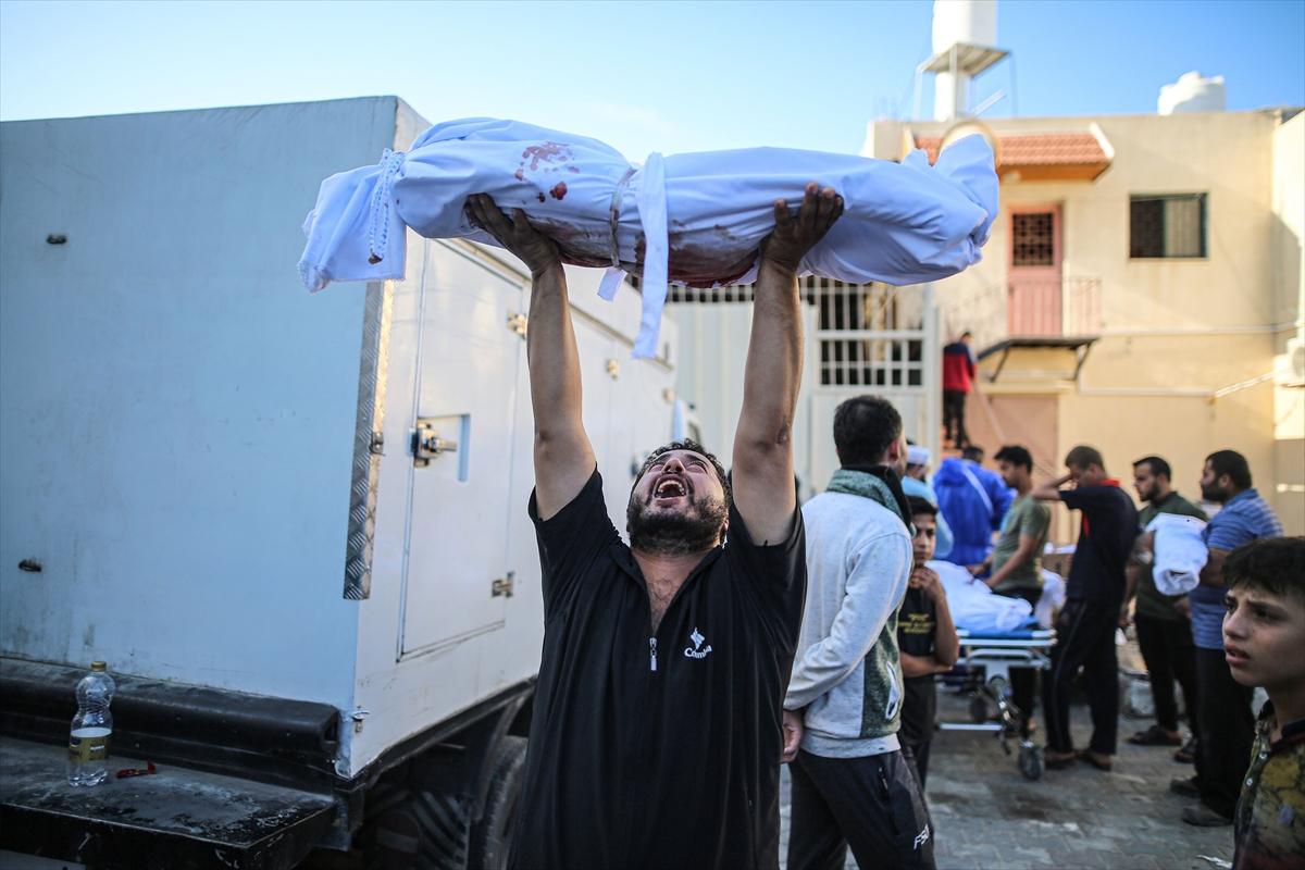İsrail'in Gazze zulmü 28. gününde! Yağan bombalar yine çocukları hedef aldı