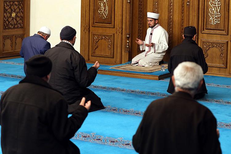 Yurt genelinde camilerde Gazze için dua edildi