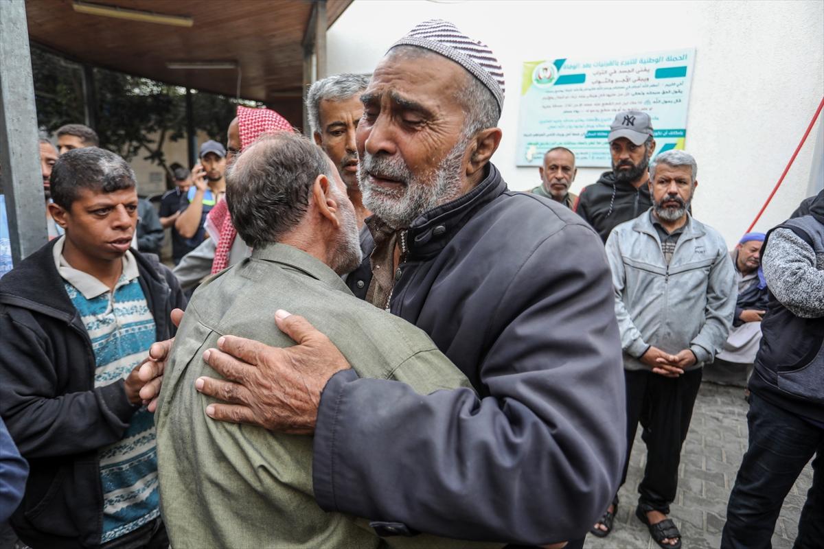 İsrail durmuyor! Gazze'de 37 gündür evlatların ve ailelerin gözleri yaşlı
