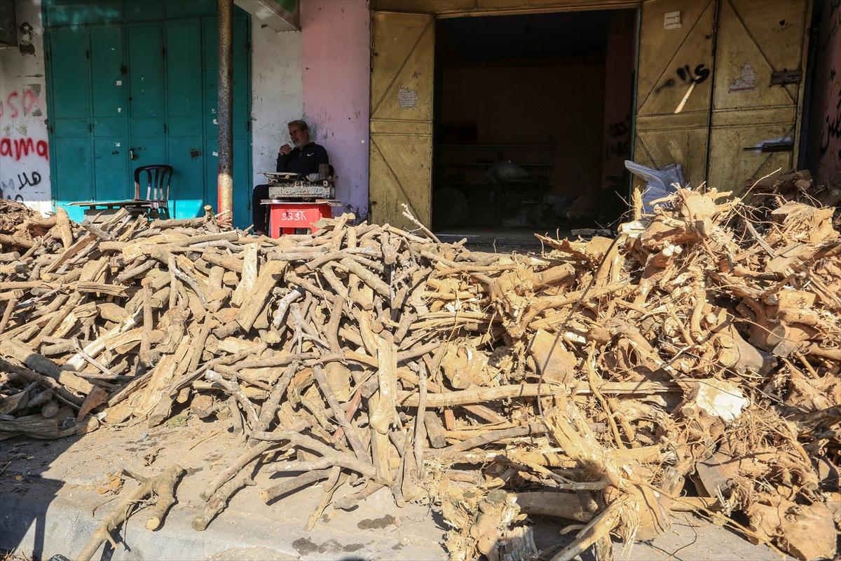 Gazze'de hayatta kalanlar yaşam mücadelesini sürdürüyor