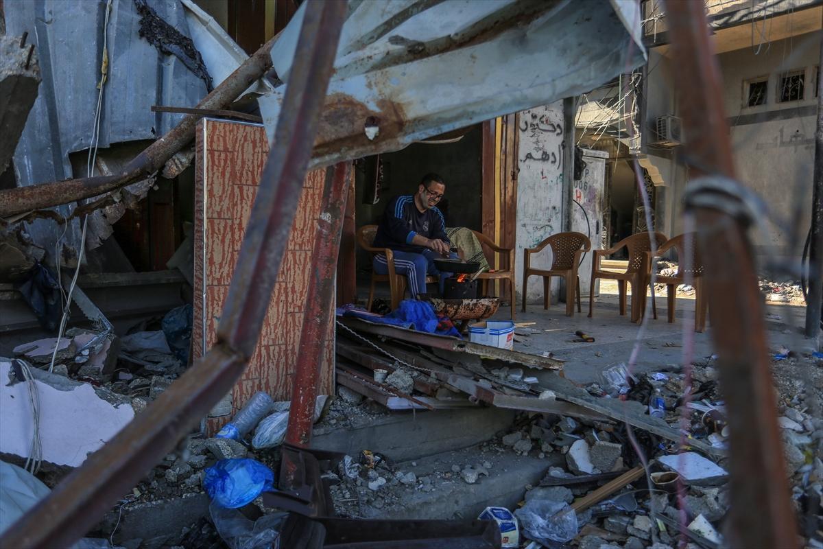 Gazze'de hayatta kalanlar yaşam mücadelesini sürdürüyor