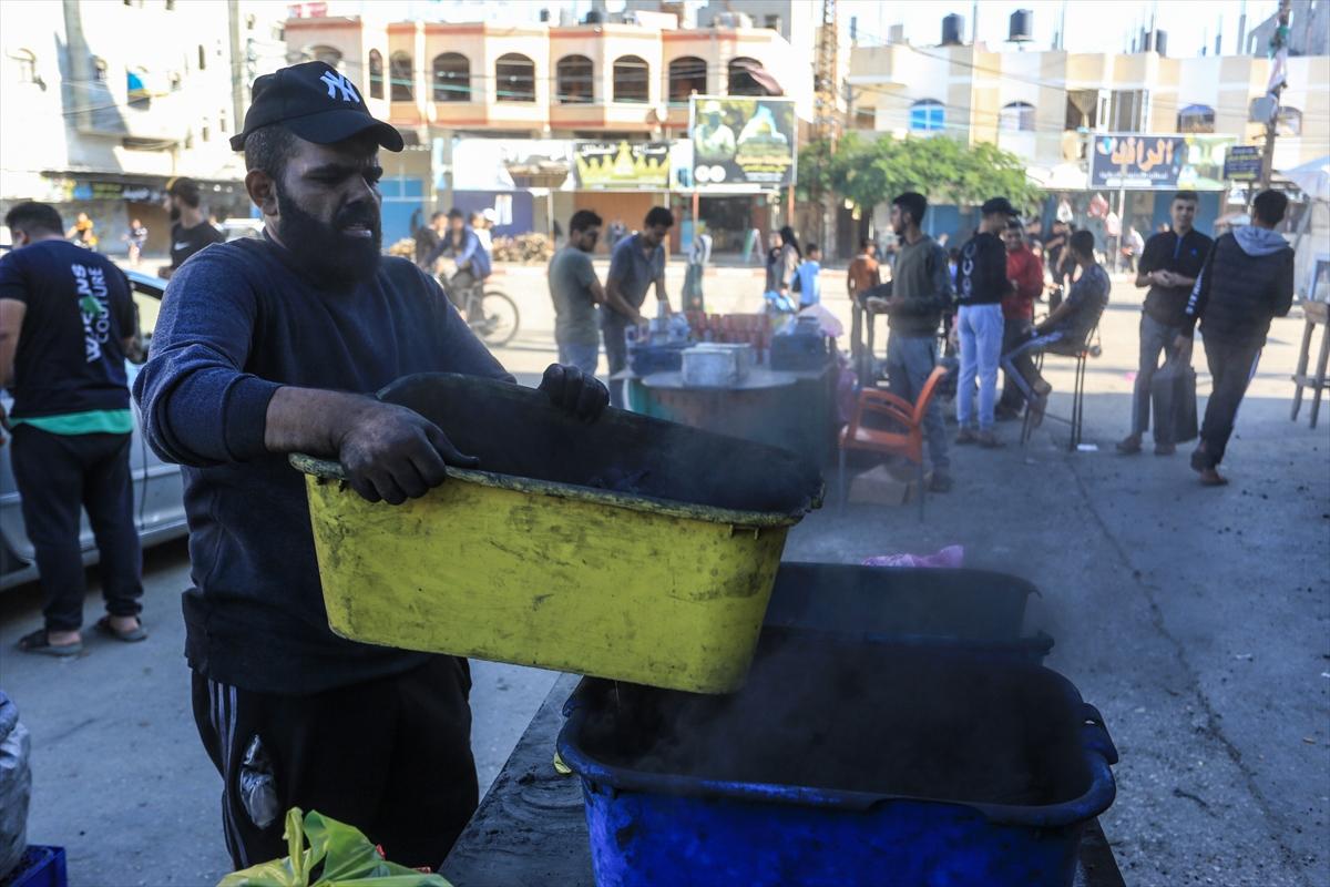 Gazze'de hayatta kalanlar yaşam mücadelesini sürdürüyor