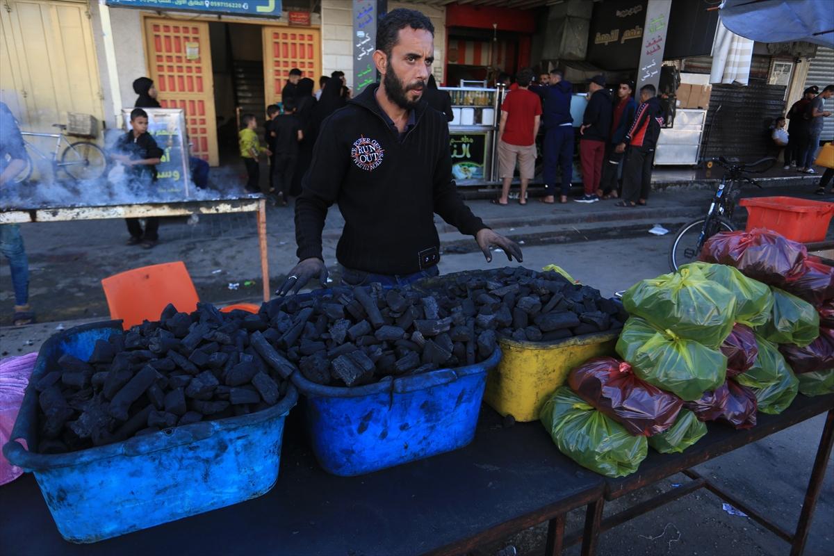 Gazze'de hayatta kalanlar yaşam mücadelesini sürdürüyor