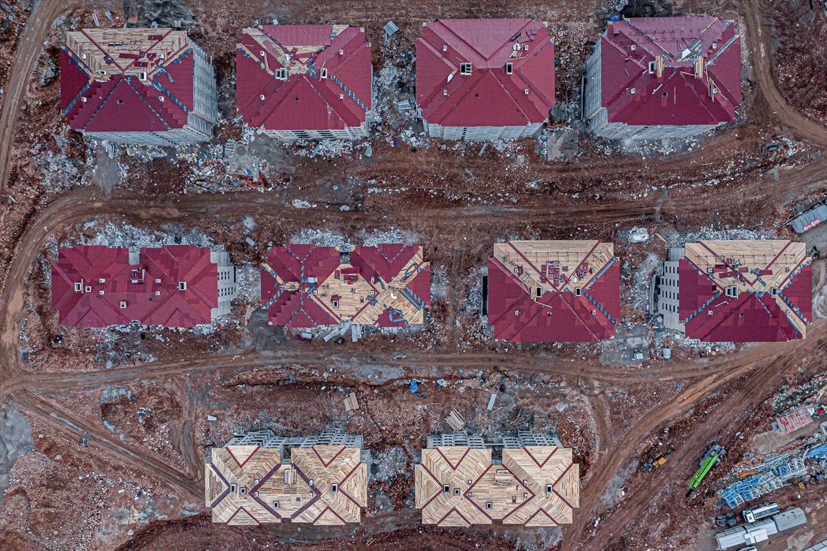 Depremin merkezi Elbistan'da kalıcı konutlar yükseldi