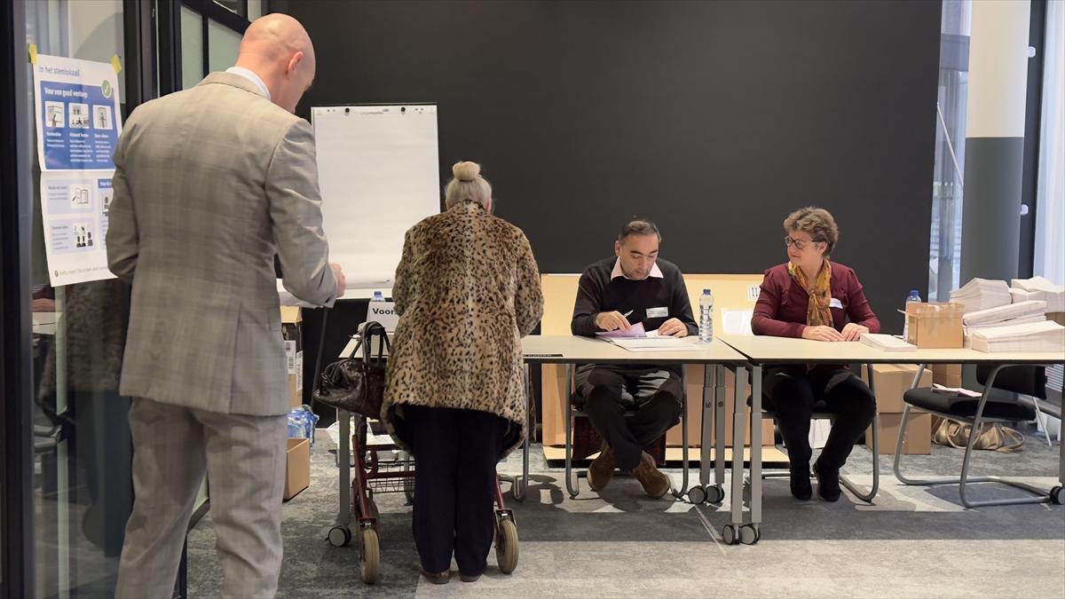 Hollanda sandık başında