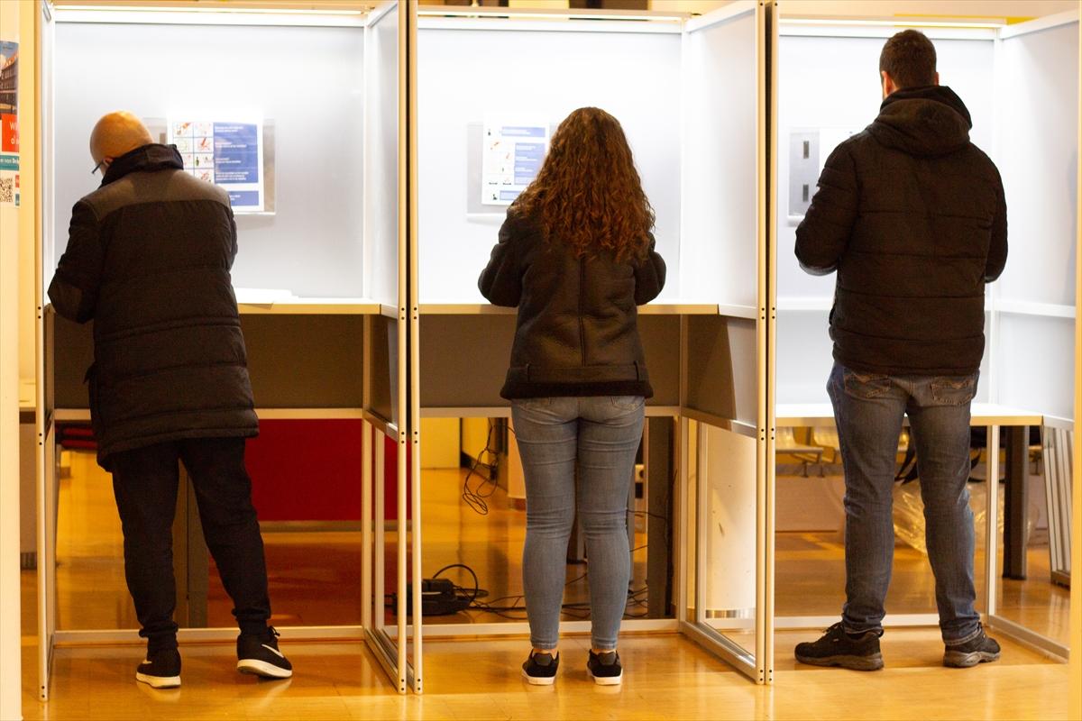 Hollanda sandık başında