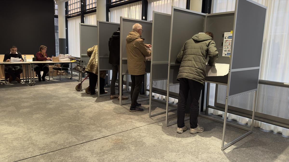 Hollanda sandık başında