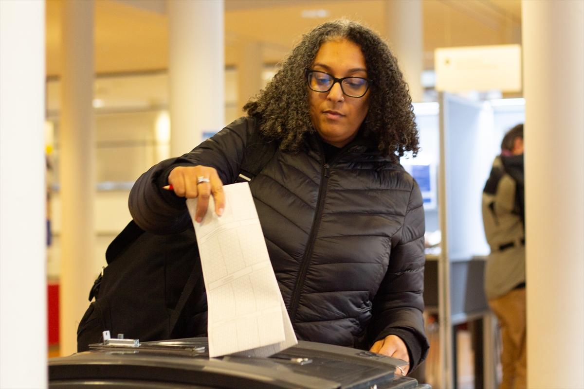 Hollanda sandık başında