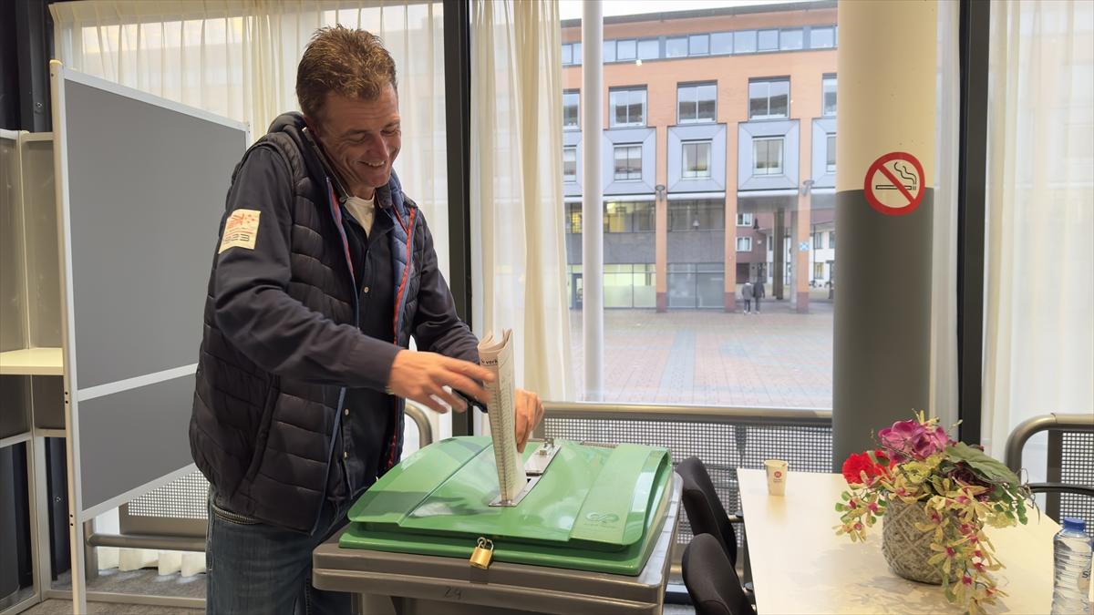 Hollanda sandık başında