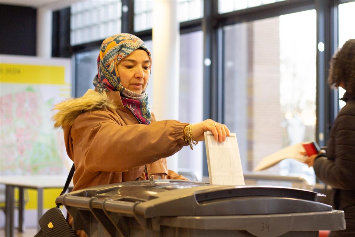Hollanda sandık başında