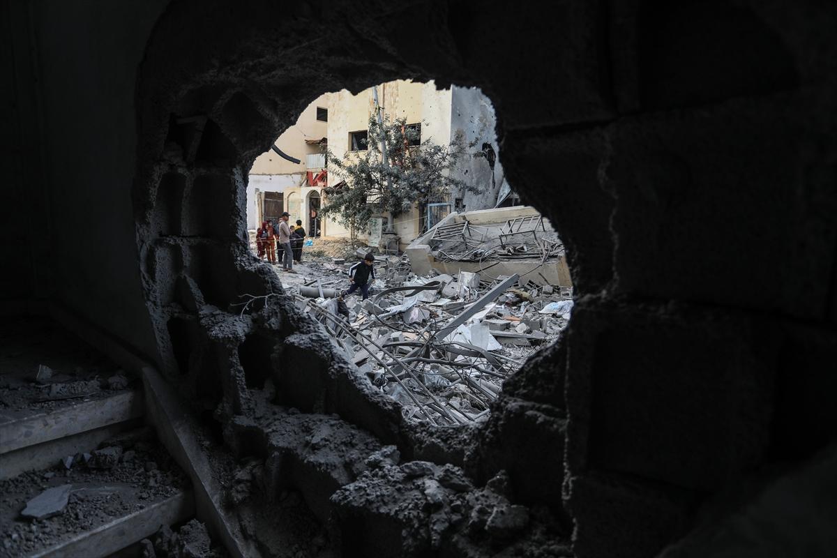 İsrail ateşkes dinlemiyor! Savaşın 47'nci gününde Gazze'yi bombardımana tuttu