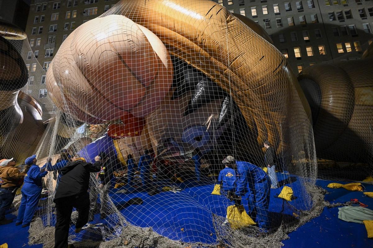 Devasa balonlar New York sokaklarında! Şükran Günü için hazırlıklar sürüyor...