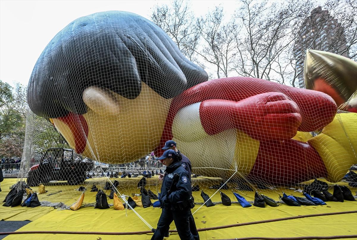 Devasa balonlar New York sokaklarında! Şükran Günü için hazırlıklar sürüyor...