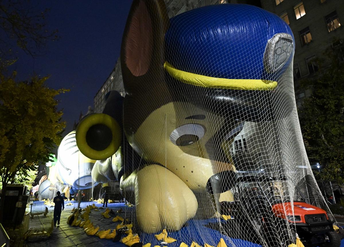 Devasa balonlar New York sokaklarında! Şükran Günü için hazırlıklar sürüyor...