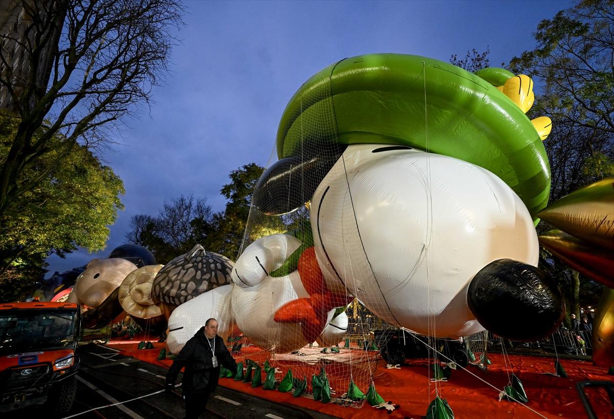Devasa balonlar New York sokaklarında! Şükran Günü için hazırlıklar sürüyor...