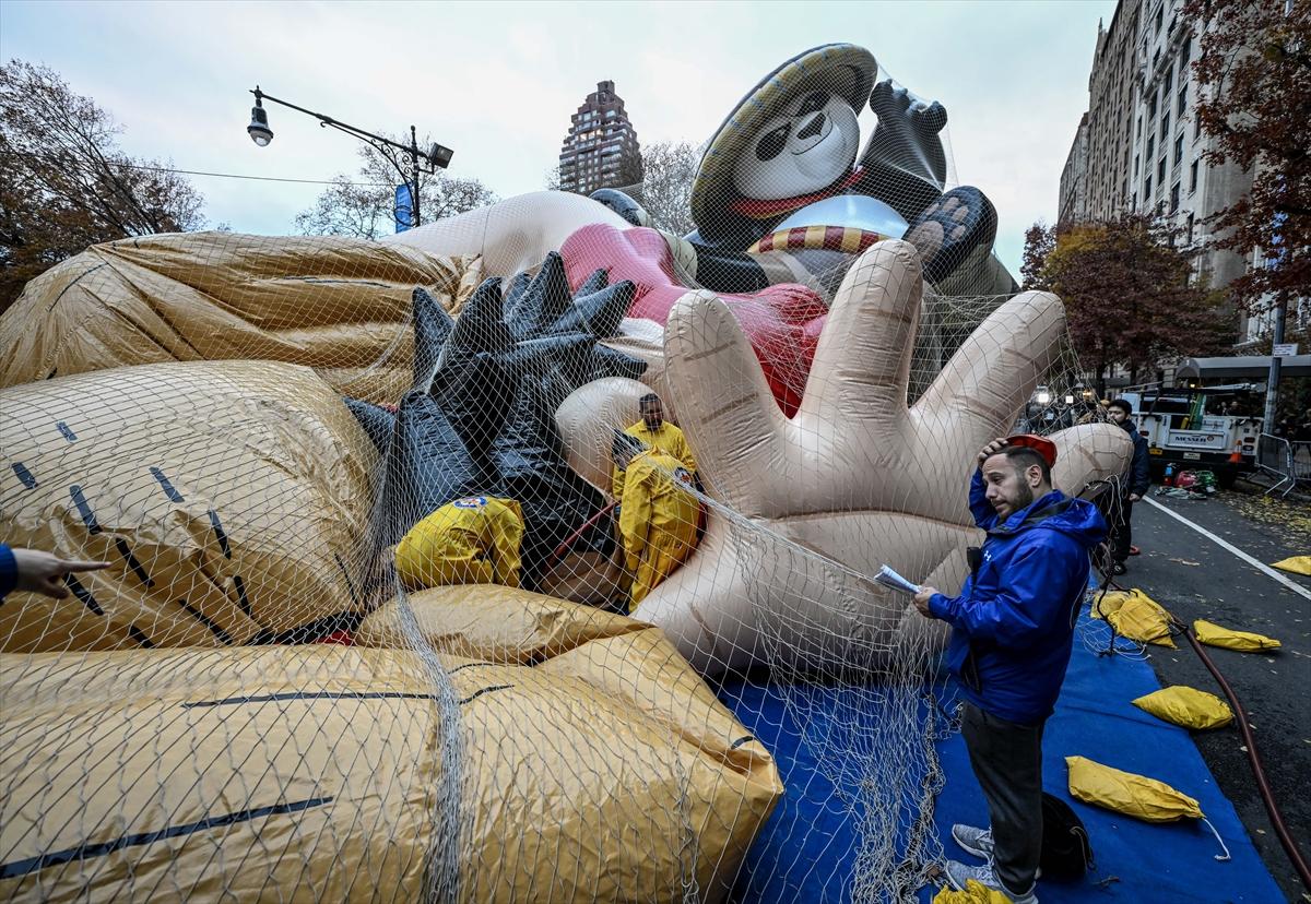 Devasa balonlar New York sokaklarında! Şükran Günü için hazırlıklar sürüyor...