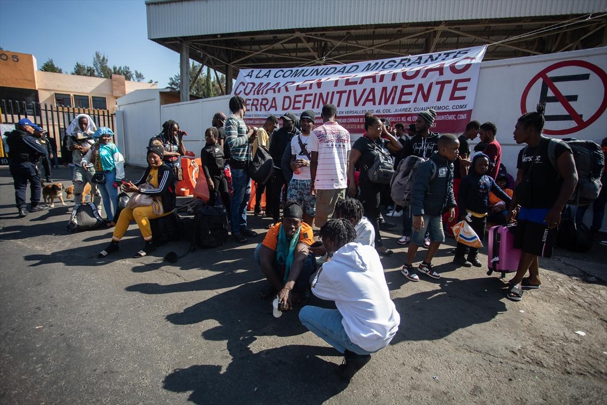 Haitili göçmenler Meksika'da kamp kurdu