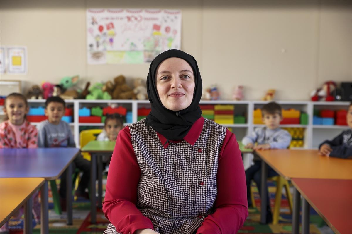 Minik depremzedeler, konteyner kentlerde eğitim hayatına devam ediyor