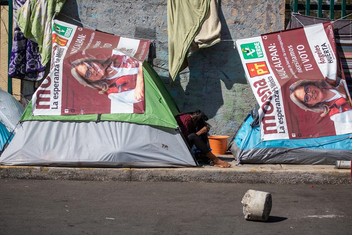Haitili göçmenler Meksika'da kamp kurdu