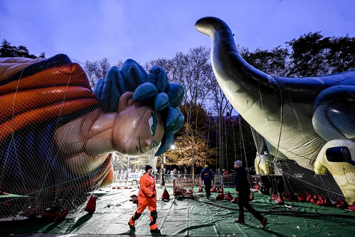 Devasa balonlar New York sokaklarında! Şükran Günü için hazırlıklar sürüyor...