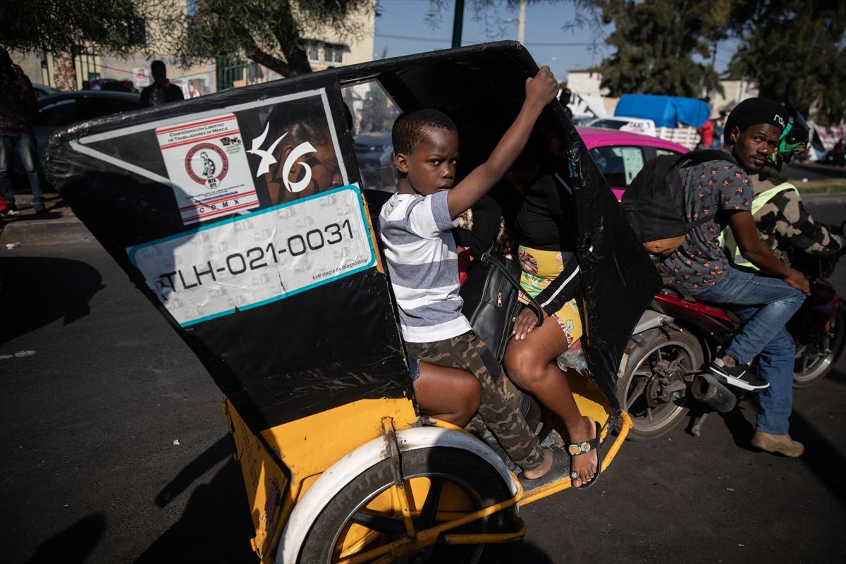 Haitili göçmenler Meksika'da kamp kurdu