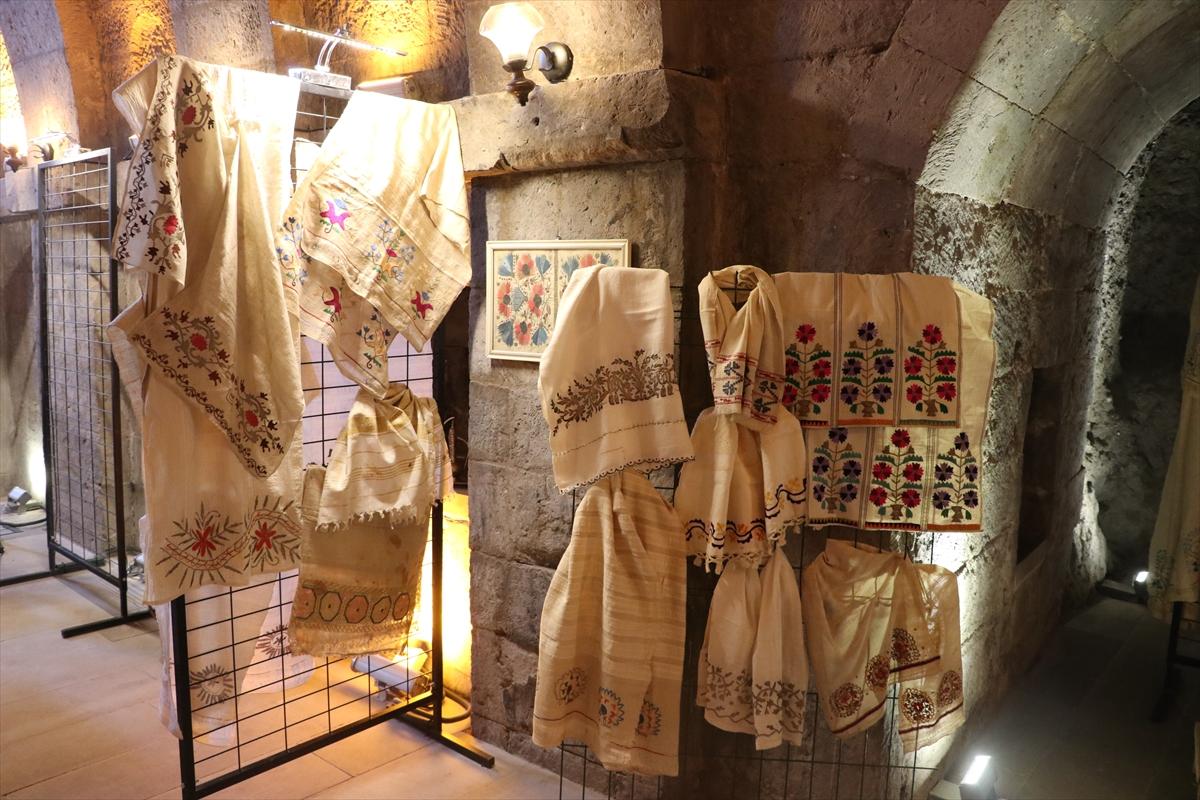 Kayseri'de 200 yıla kadar uzanan çeyizlerden sergi açıldı