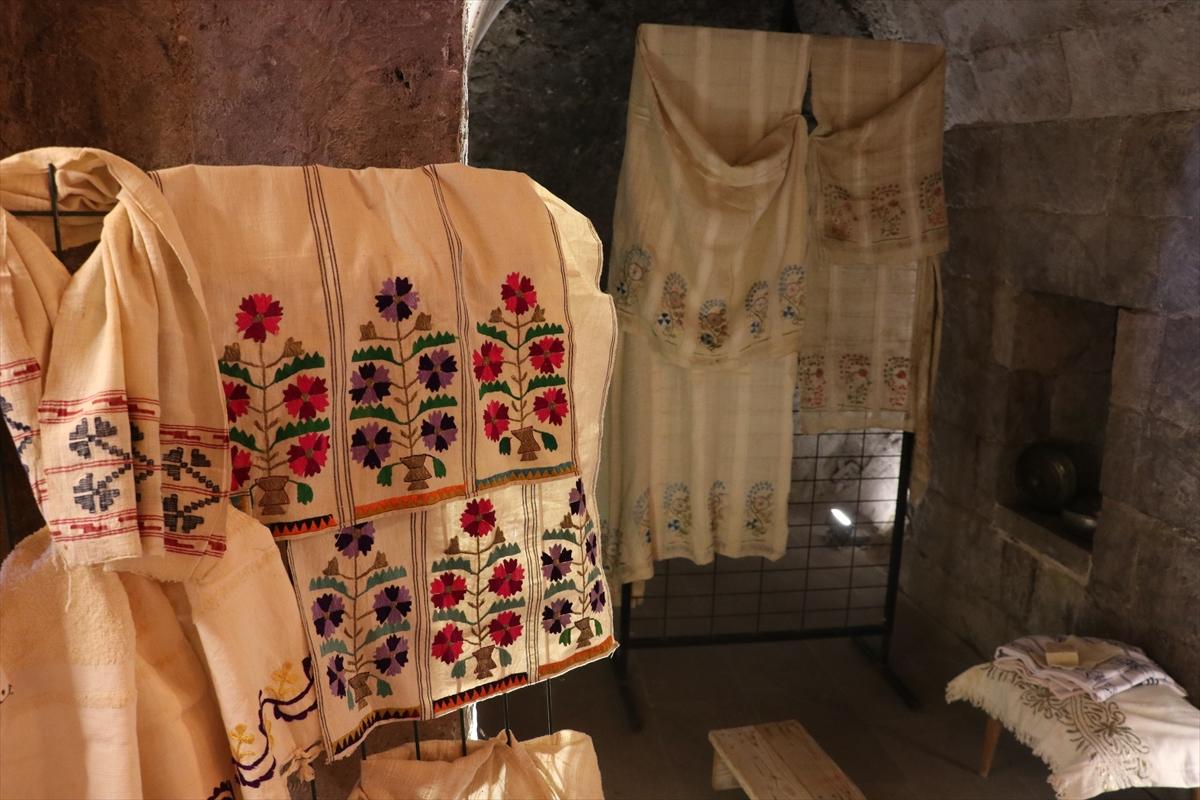 Kayseri'de 200 yıla kadar uzanan çeyizlerden sergi açıldı