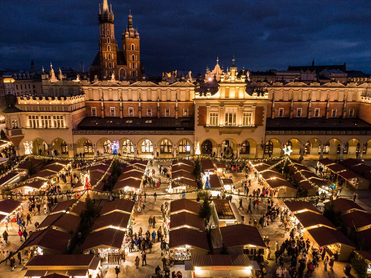Avrupa'nın en iyisi seçildi! İşte o Noel pazarından kareler...