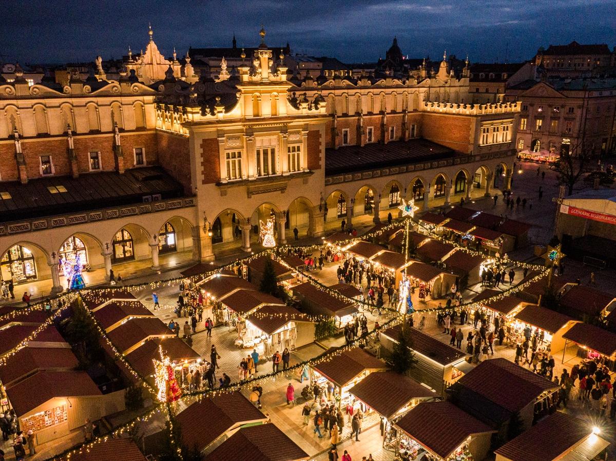 Avrupa'nın en iyisi seçildi! İşte o Noel pazarından kareler...