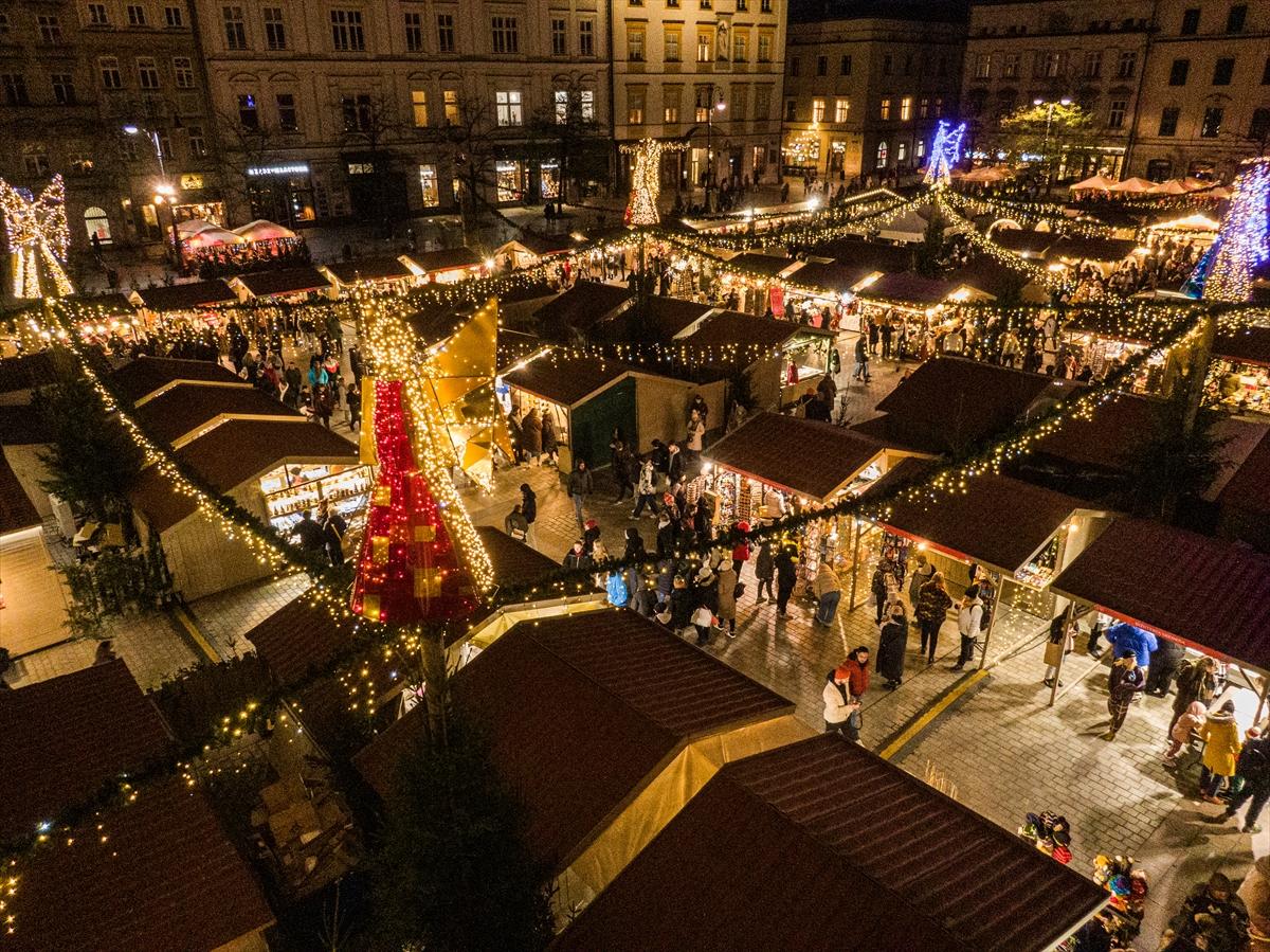 Avrupa'nın en iyisi seçildi! İşte o Noel pazarından kareler...